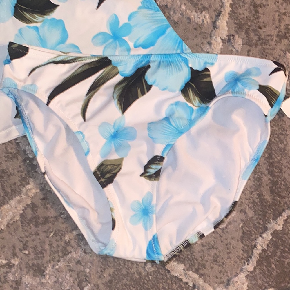 Tankini - Picture 2 of 4